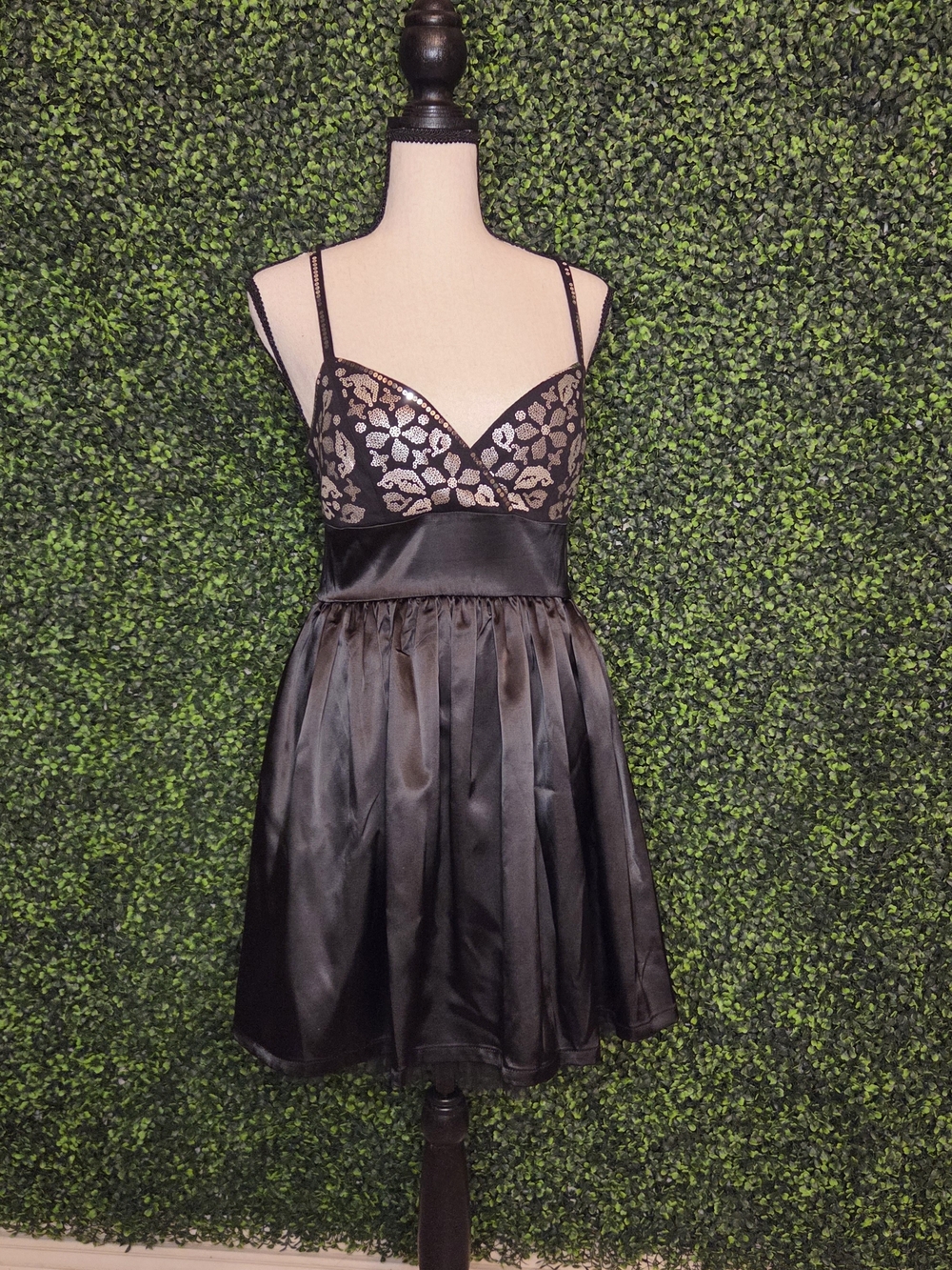 Olsenboye Floral Sequin Bodice Mini Dress Black Tulle Lined Skirt Size 5 NWT